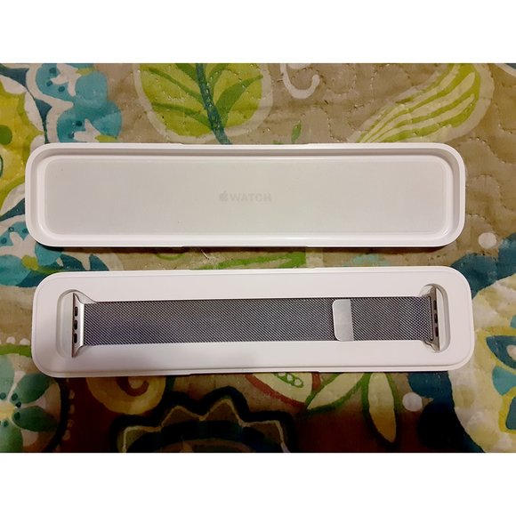 Apple Magnetic Milanese Loop Wristwatch Band Strap - Picture 2 of 5